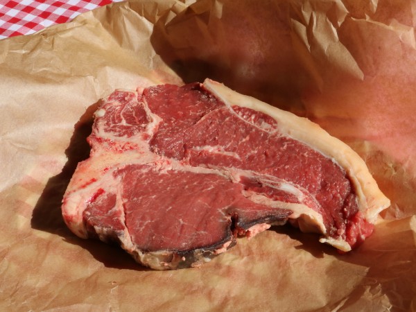t-bone-steak-steger-en-boef