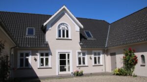 Read more about the article Hvorfor hedder vi Holmelund & Ko?
